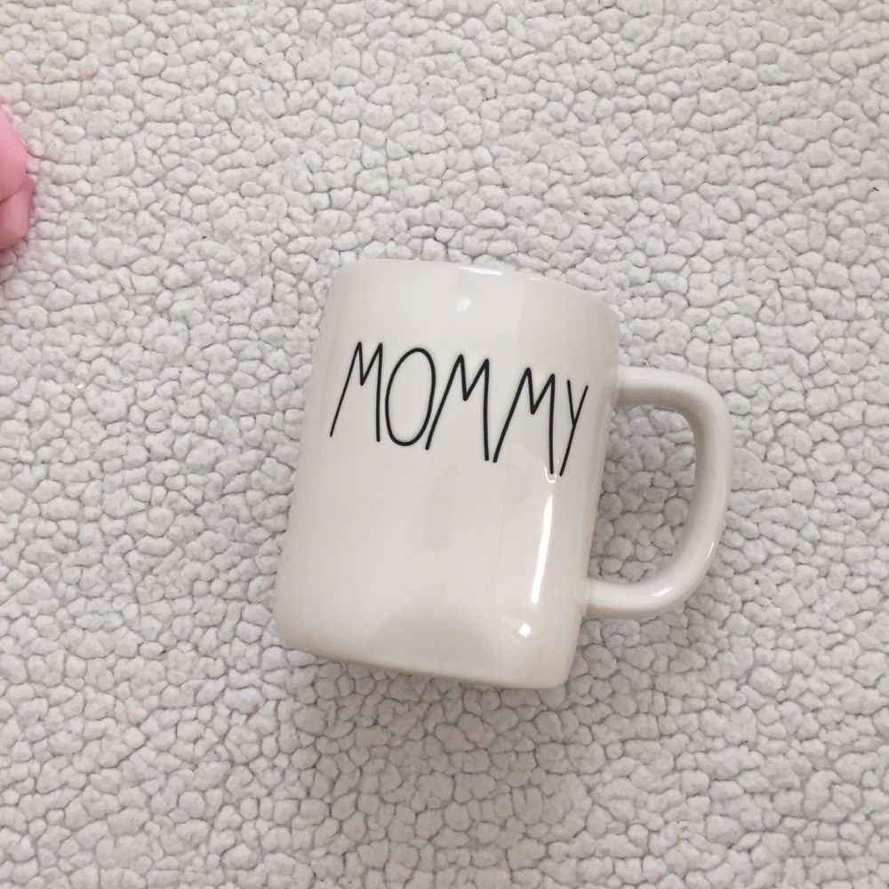 🦄 Rae Dunn MOMMY Mug
